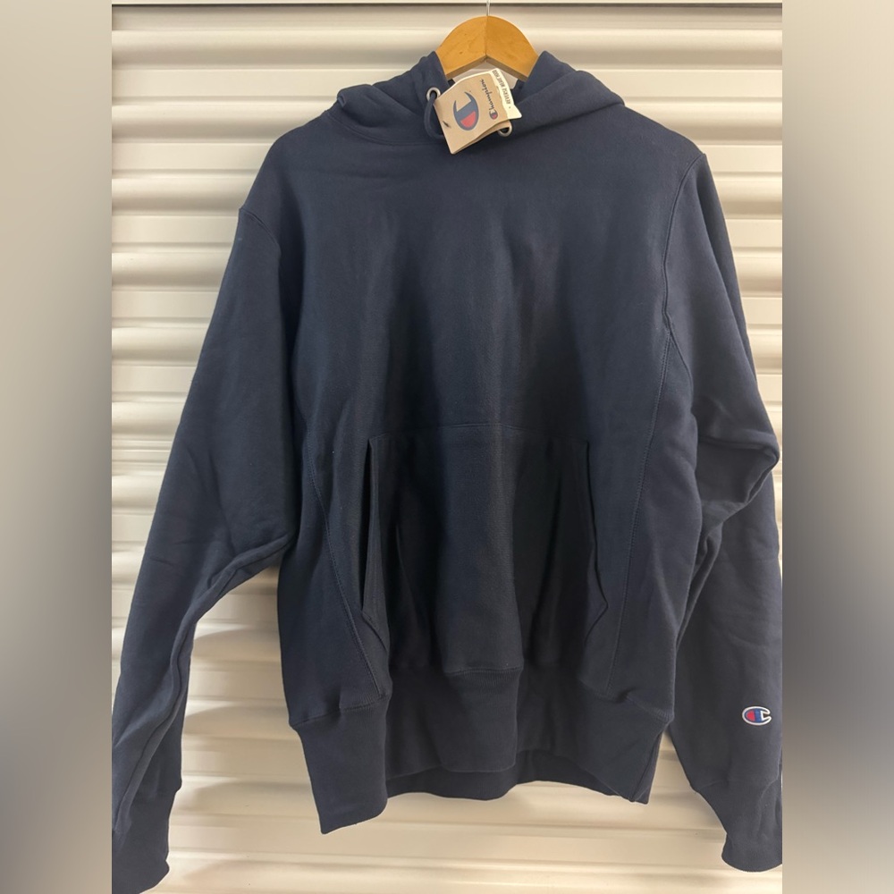 Brand New With Tags Champion Navy Blue Reverse Weave Sweater Hoodie Size| Small